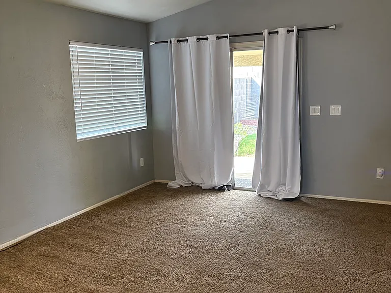 7462 E Lakeview Ave — Photo 2