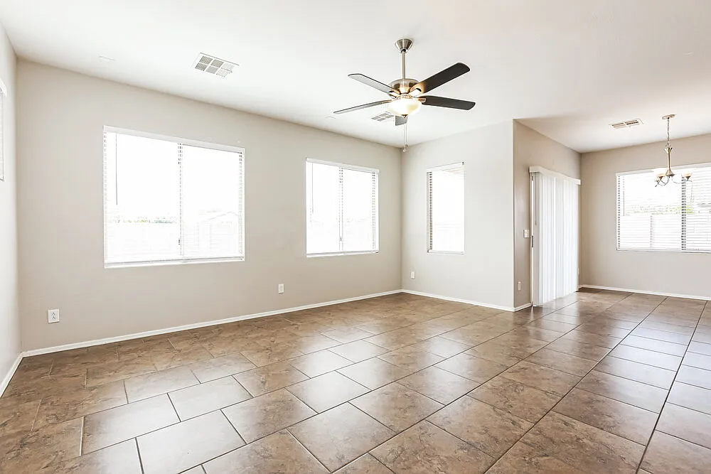 3 bed, 2.0 bath, 1695 sqft, $2,025 — Photo 4