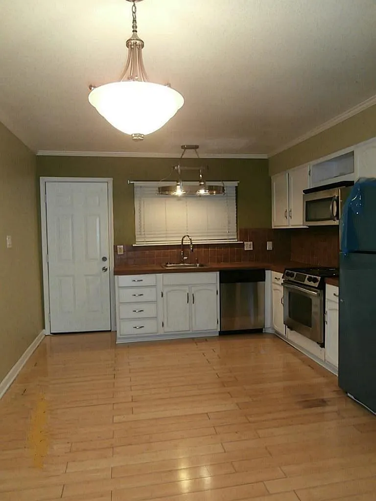 2 bed, 2.0 bath, 1120 sqft, $1,300 — Photo 4