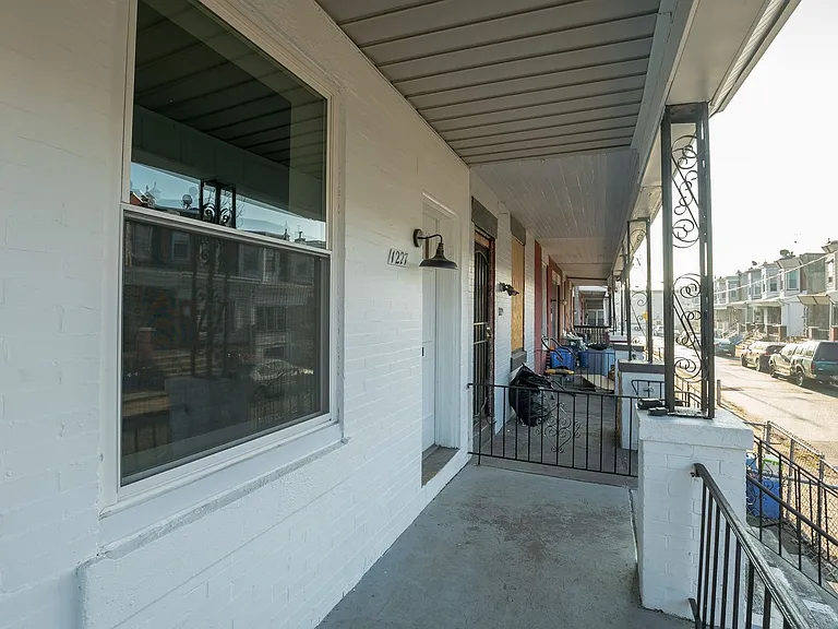 1227 S Peach St — Photo 13