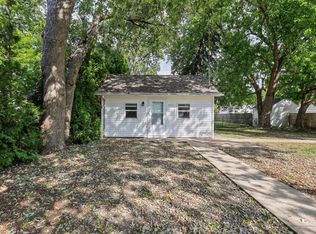 604 E Houghton St, Tuscola, IL 61953