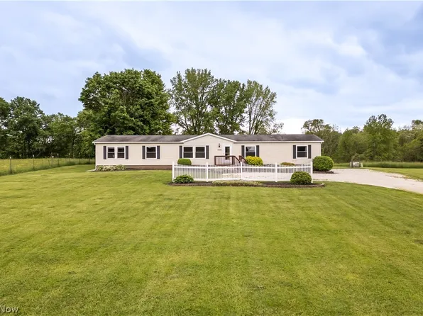 3488 Eberly Rd NE, Hartville, OH 44632