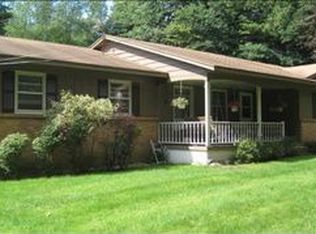 8210 Cascade Rd SE, Ada, MI 49301