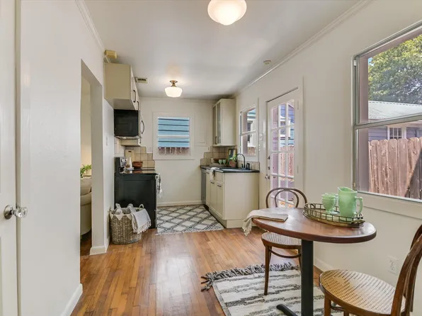 1110 W 22nd St APT 16, Austin, TX 78705