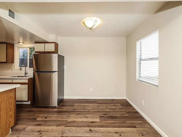 5851 Vallejo St #D — Photo 10