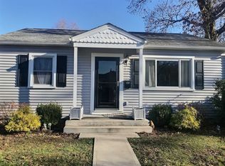 35 Swenson Dr, Wappingers Falls, NY 12590