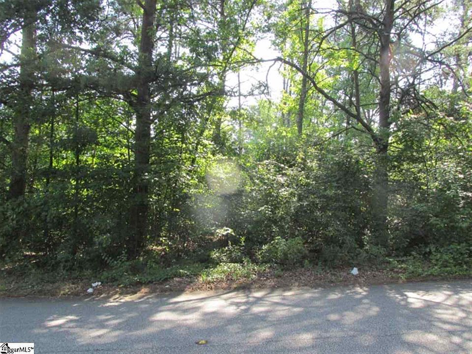 2nd image of 14 Walnut Ln