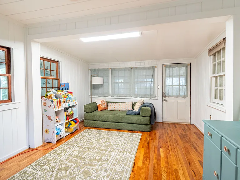 1624 Green St — Photo 11