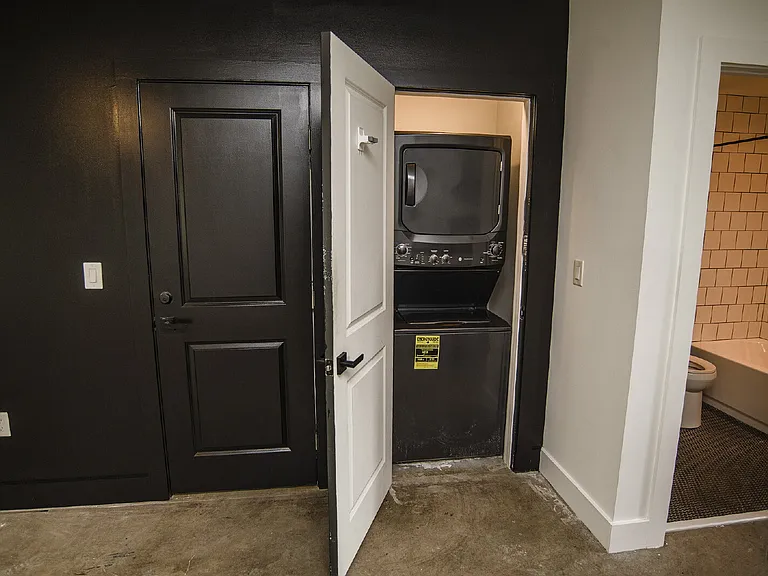 505 N Cameron St — Photo 11