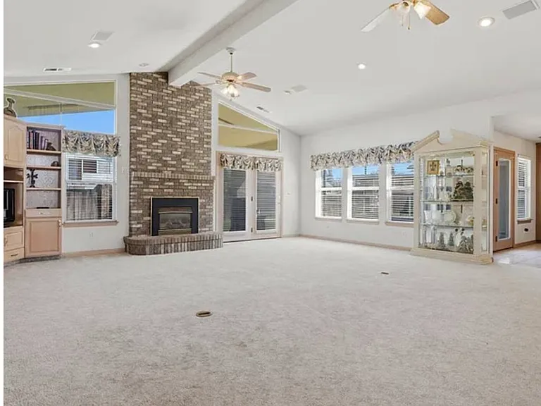 2702 E Goshen Ave — Photo 15