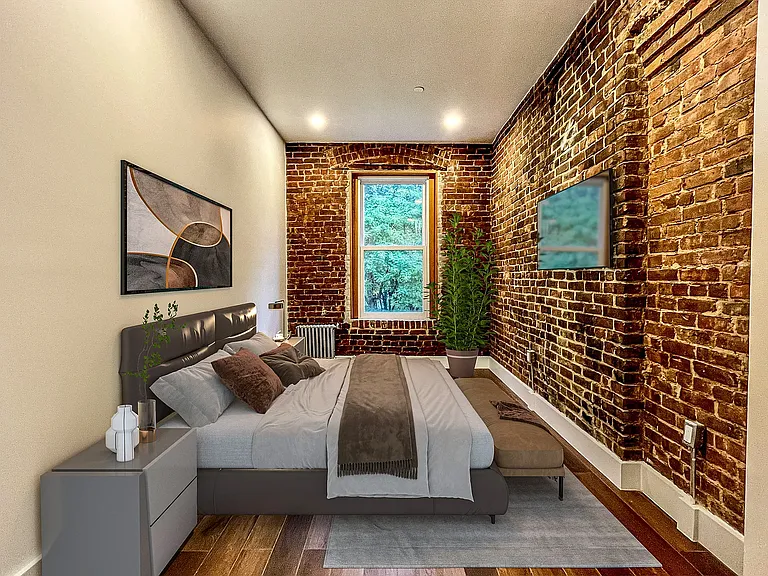 113 E 2nd St #D — Photo 3