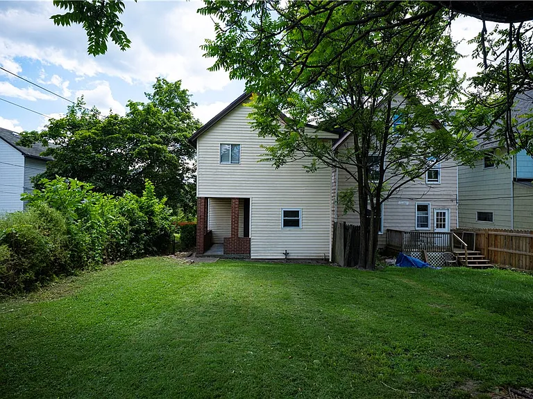1067 Cleveland Ave — Photo 5