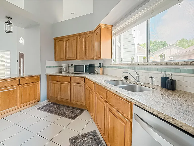 9310 Corner Oaks Ln — Photo 16