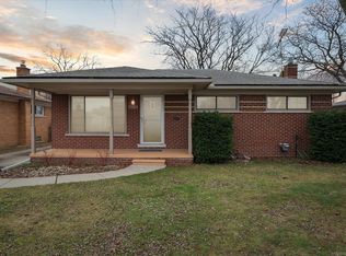 28006 Rosebriar St, Saint Clair Shores, MI 48081