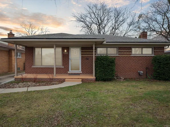 28006 Rosebriar St, Saint Clair Shores, MI 48081