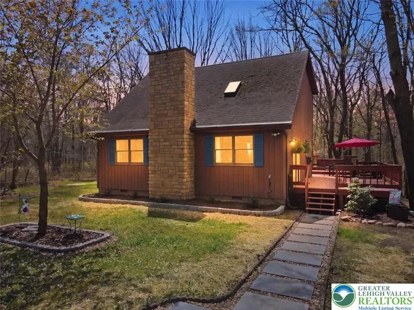 54 Berry Ln, Jim Thorpe, PA 18229