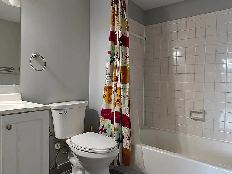 561 Florida Ave #104 — Photo 16