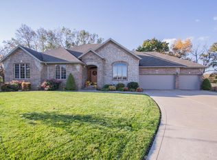 719 E Stone Ridge Dr, Ozark, MO 65721