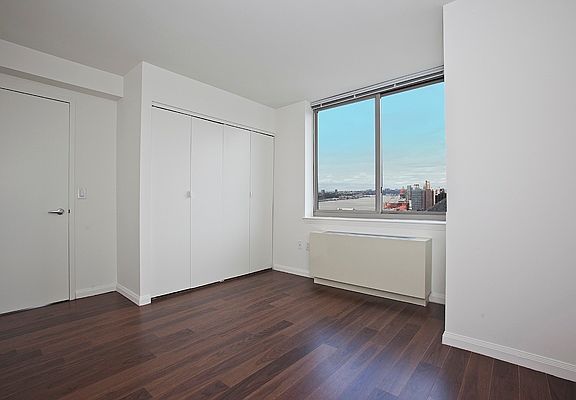 3rd image of 561 10th Ave APT 11A