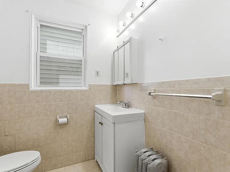 199 Ege Ave #199A — Photo 12