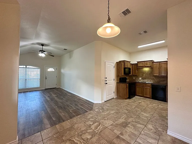 507 Sladecek Dr — Photo 9