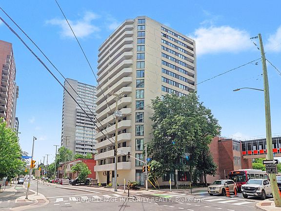 3rd image of 200 Bay St S #102