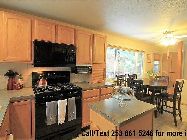 335 NW Larry St — Photo 7