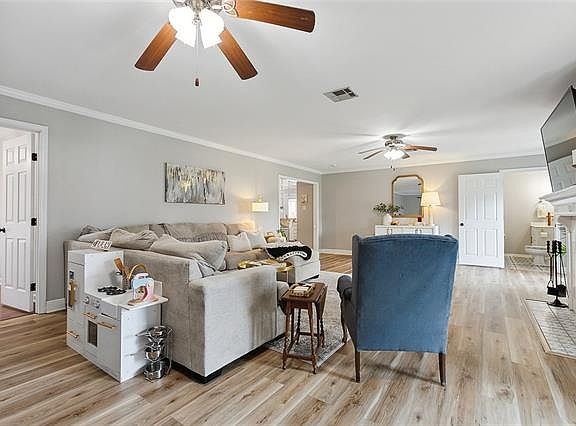 4th image of 2817 Belmont Pl