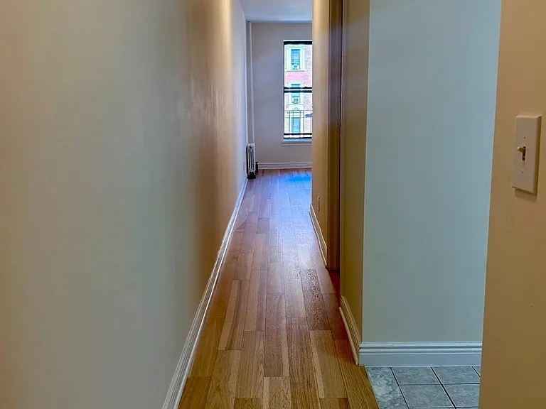 2708 Broadway #11 — Photo 7