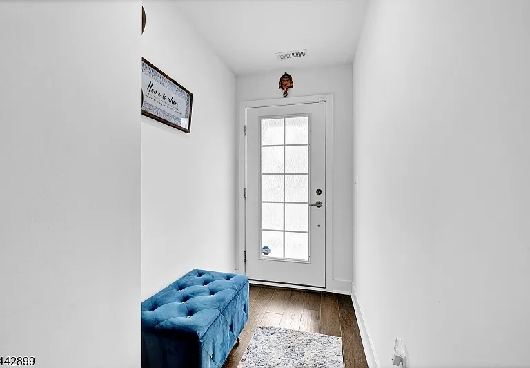 6 Martin Pl — Photo 10
