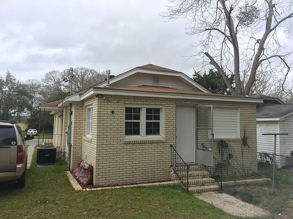 5th image of 1708 N Davis Hwy