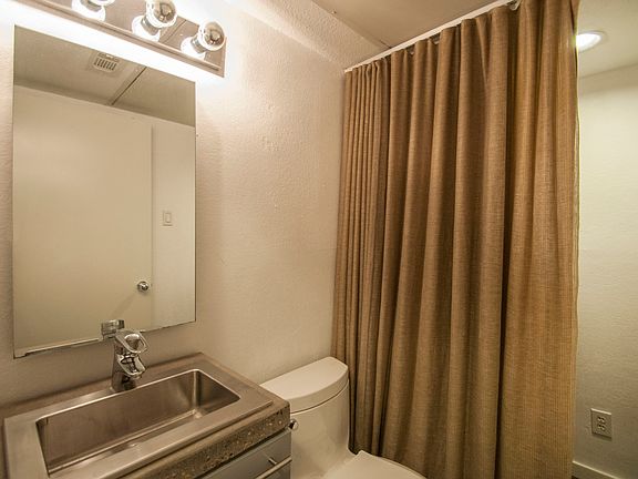 2nd image of 3925 Buena Vista St Unit C