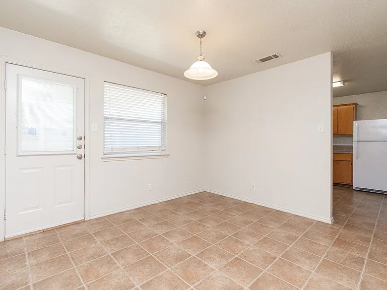 3902 Bolivar Dr — Photo 5
