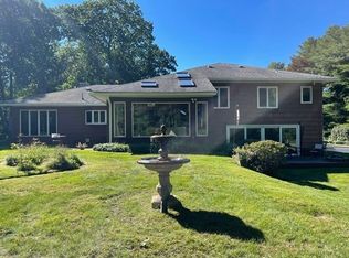39 Oriole Dr, Andover, MA 01810