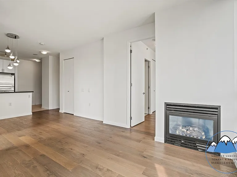 170 W 1st St #801 — Photo 7