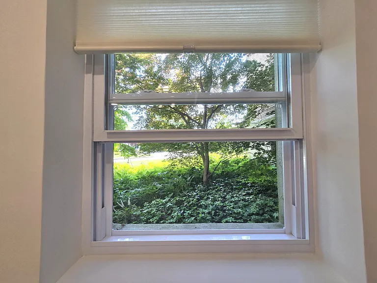 2345 Linwood Ave #LG — Photo 4