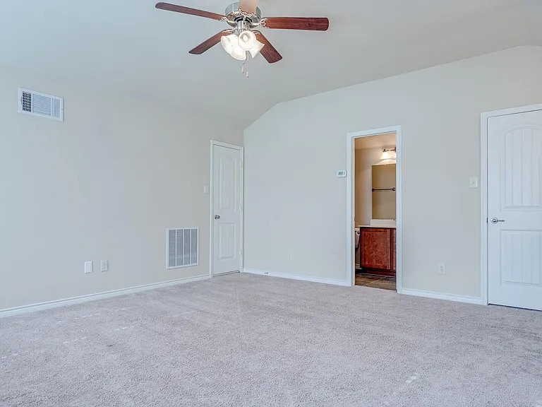 940 Lancashire Ln — Photo 20
