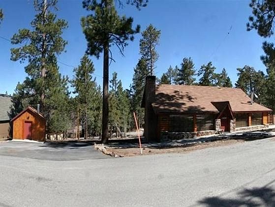 1st image of 40075 Hillcrest Dr
