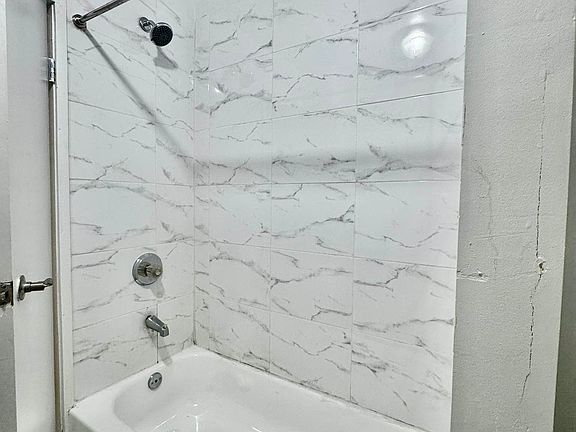 5th image of 505 E 22nd St #1L