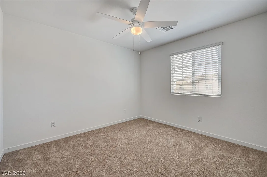 4 bed, 3.0 bath, 1999 sqft, $2,450 — Photo 3