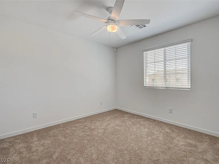324 Lupton Ave — Photo 3