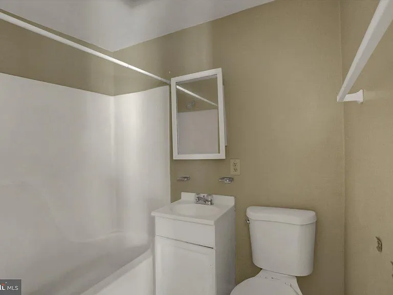 217 S Prospect St #3 — Photo 6