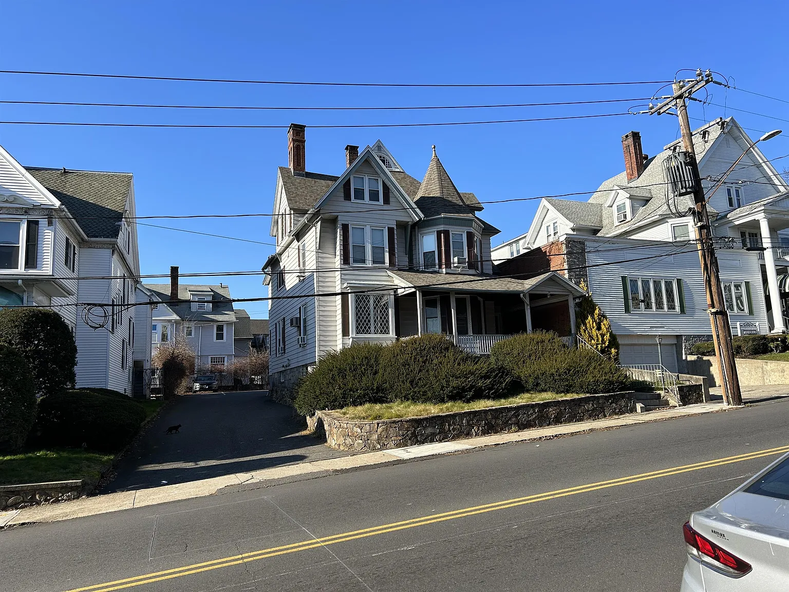 89 Willow St — Photo 1