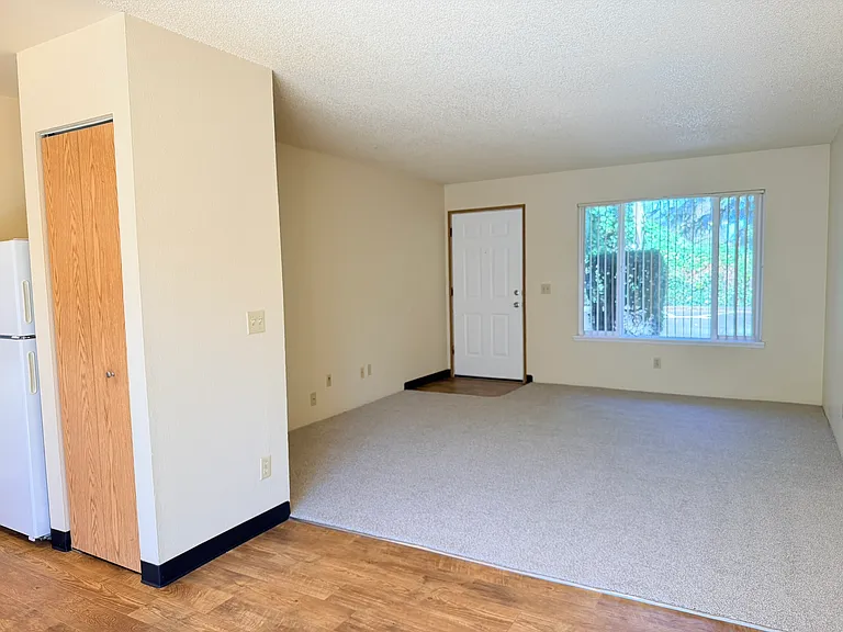 8856 SE Flavel St — Photo 4