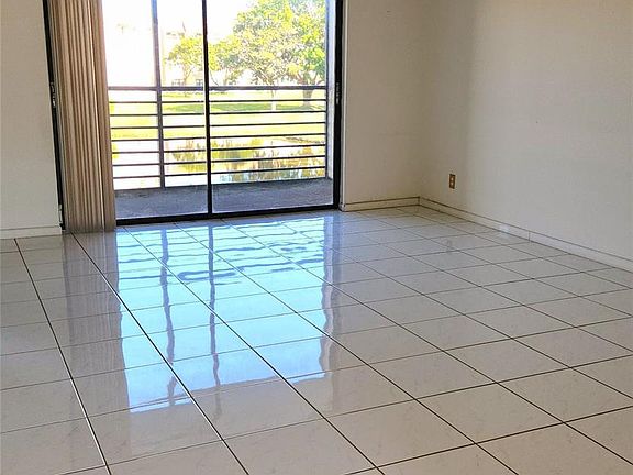 4th image of 10467 S Sunrise Lakes Boulevard #310