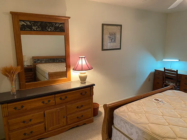 655 Park Cir — Photo 8