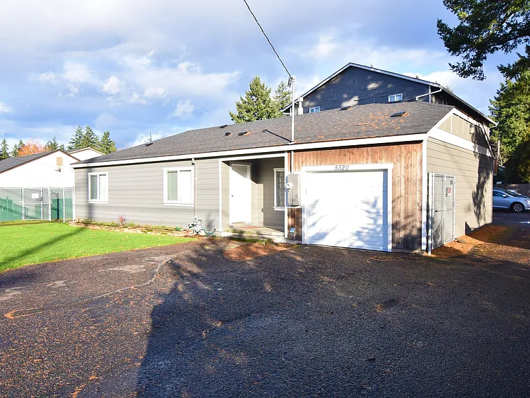 5320 SE 122nd Ave — Photo 4