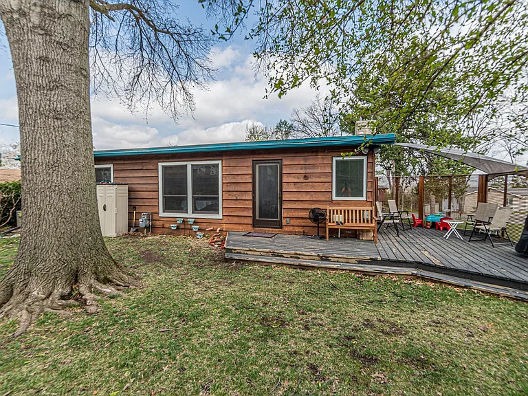 144 S Dartmouth Dr — Photo 43