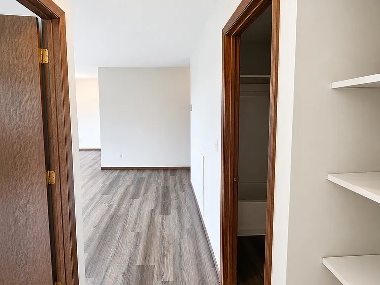 Riverine Apartments — Photo 19