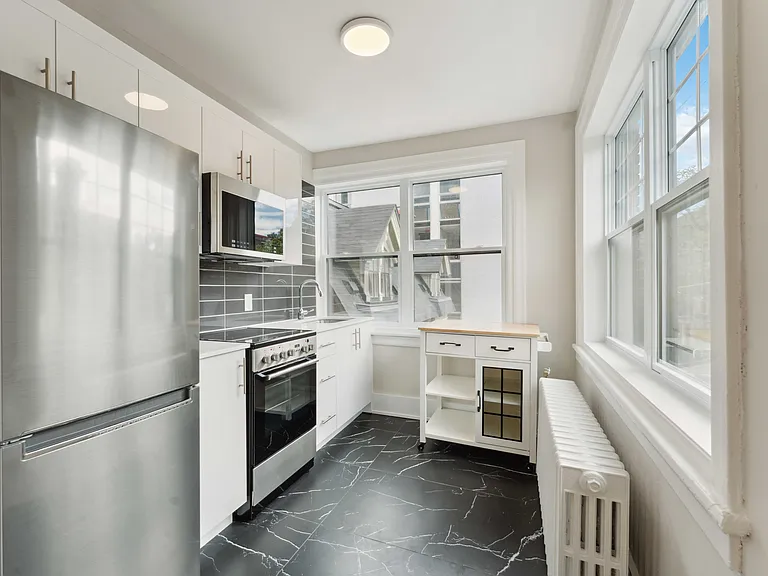 325 Cooper St — Photo 14